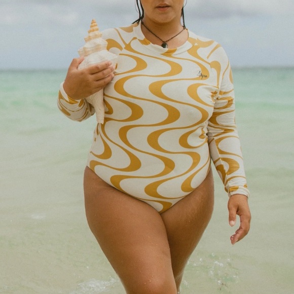 New Abysse x Free People Ama Ray XL Gold Long Sleeve 1-Piece High Neck Surf Suit - Picture 10 of 16